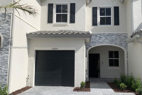 Townhouse in Homestead, Florida 3 bedrooms, 123.93 sq.m. № 2154599 - photo 1