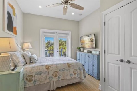 Casa en venta en Holmes Beach, Florida, 6 dormitorios, 227.89 m2 № 1909831 - foto 8