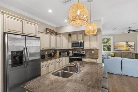 Casa en venta en Holmes Beach, Florida, 6 dormitorios, 227.89 m2 № 1909831 - foto 6