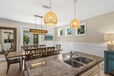 Casa en venta en Holmes Beach, Florida, 6 dormitorios, 227.89 m2 № 1909831 - foto 7