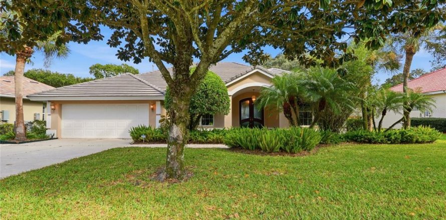 House in Winter Haven, Florida 4 bedrooms, 231.79 sq.m. № 2102678