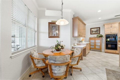 House in Winter Haven, Florida 4 bedrooms, 231.79 sq.m. № 2102678 - photo 21