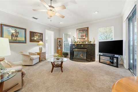 House in Winter Haven, Florida 4 bedrooms, 231.79 sq.m. № 2102678 - photo 3