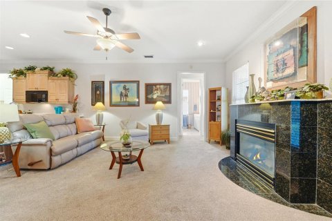 House in Winter Haven, Florida 4 bedrooms, 231.79 sq.m. № 2102678 - photo 11