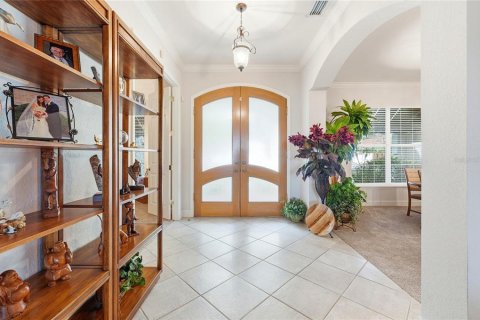 House in Winter Haven, Florida 4 bedrooms, 231.79 sq.m. № 2102678 - photo 13