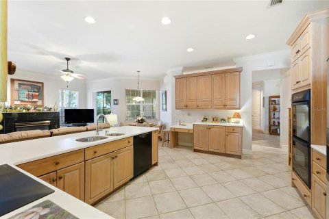 House in Winter Haven, Florida 4 bedrooms, 231.79 sq.m. № 2102678 - photo 17