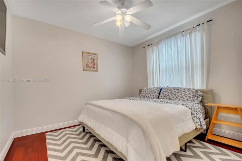 Casa en venta en Weston, Florida, 4 dormitorios, 257.99 m2 № 1761707 - foto 16