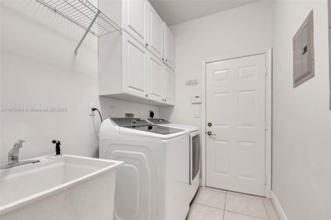 Casa en venta en Weston, Florida, 4 dormitorios, 257.99 m2 № 1761707 - foto 24