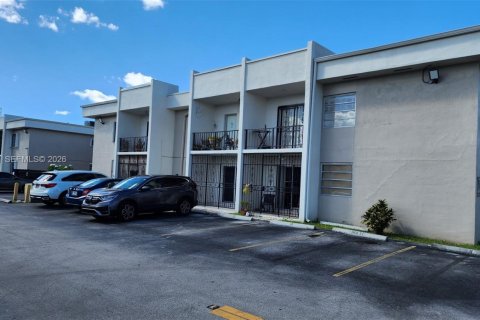 Купить кондоминиум в Майами, Флорида 1 спальня, 67.82м2, № 2025381 - фото 3