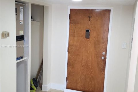 Купить кондоминиум в Майами, Флорида 1 спальня, 67.82м2, № 2025381 - фото 5