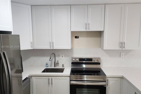 Купить кондоминиум в Майами, Флорида 1 спальня, 67.82м2, № 2025381 - фото 7