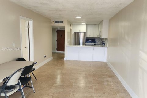 Купить кондоминиум в Майами, Флорида 1 спальня, 67.82м2, № 2025381 - фото 9