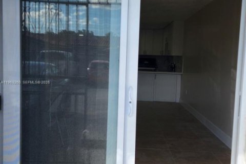 Купить кондоминиум в Майами, Флорида 1 спальня, 67.82м2, № 2025381 - фото 26