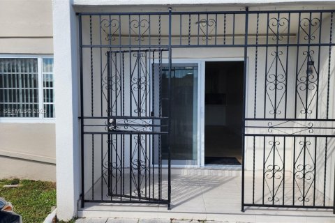 Купить кондоминиум в Майами, Флорида 1 спальня, 67.82м2, № 2025381 - фото 25