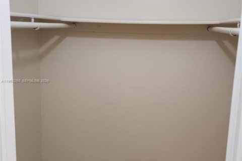 Купить кондоминиум в Майами, Флорида 1 спальня, 67.82м2, № 2025381 - фото 12