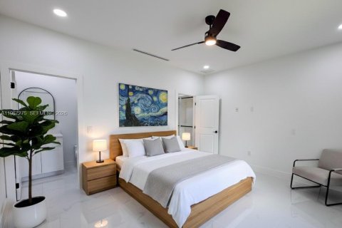 Купить виллу или дом в Лихай-Эйкерс, Флорида 3 спальни, № 2028498 - фото 4