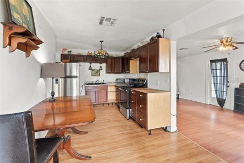 Villa ou maison à vendre à Tampa, Floride: 2 chambres, 64.94 m2 № 2425305 - photo 8