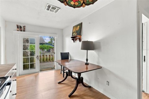 Villa ou maison à vendre à Tampa, Floride: 2 chambres, 64.94 m2 № 2425305 - photo 7