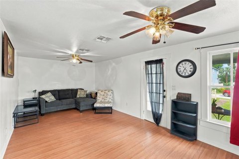 Villa ou maison à vendre à Tampa, Floride: 2 chambres, 64.94 m2 № 2425305 - photo 5