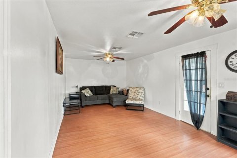 Villa ou maison à vendre à Tampa, Floride: 2 chambres, 64.94 m2 № 2425305 - photo 10