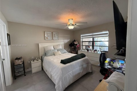 Adosado en venta en Miami, Florida, 3 dormitorios, 106.28 m2 № 2030650 - foto 5