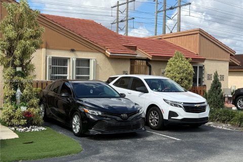 Adosado en venta en Miami, Florida, 3 dormitorios, 106.28 m2 № 2030650 - foto 14