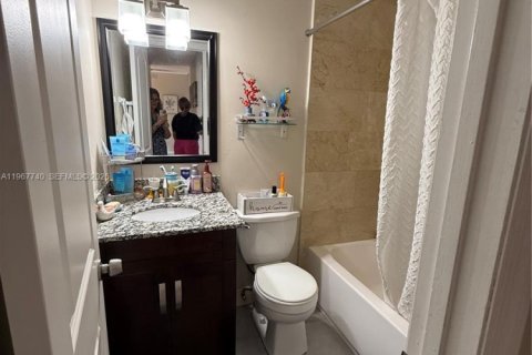 Adosado en venta en Miami, Florida, 3 dormitorios, 106.28 m2 № 2030650 - foto 11