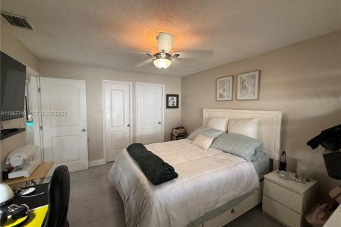 Adosado en venta en Miami, Florida, 3 dormitorios, 106.28 m2 № 2030650 - foto 6