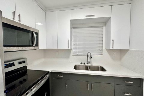 Appartement à louer à Miami, Floride: 2 chambres, 57.6 m2 № 1987426 - photo 19