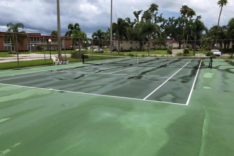 Condo in Vero Beach, Florida, 2 bedrooms  № 629986 - photo 1