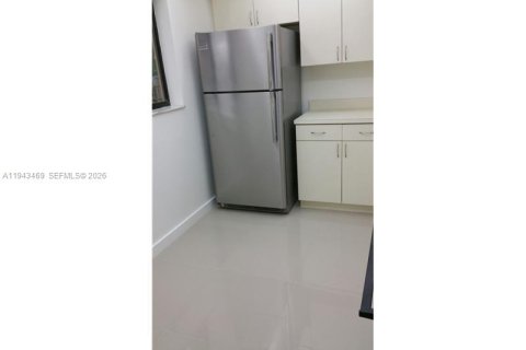 Condo in Miami, Florida, 1 bedroom  № 2000318 - photo 21