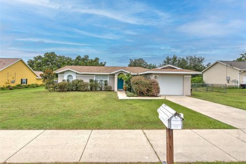 House in Dade City, Florida 3 bedrooms, 139.91 sq.m. № 1808946 - photo 4