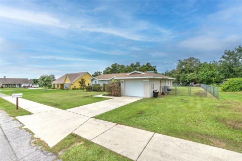 House in Dade City, Florida 3 bedrooms, 139.91 sq.m. № 1808946 - photo 3
