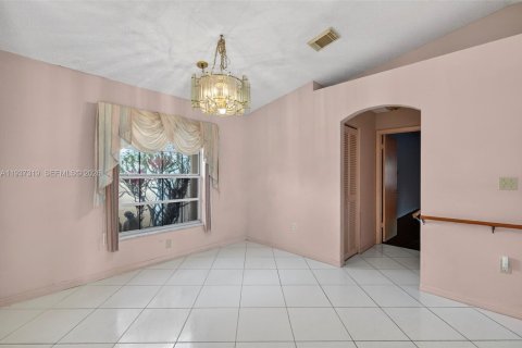 Купить виллу или дом в Санрайз, Флорида 3 спальни, 132.94м2, № 2002293 - фото 6