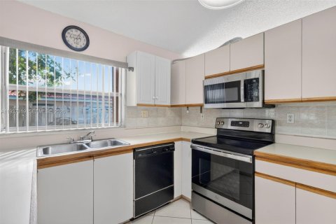 Купить виллу или дом в Санрайз, Флорида 3 спальни, 132.94м2, № 2002293 - фото 14