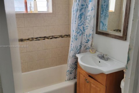Copropriété à louer à Miami Beach, Floride: 29.73 m2 № 1801264 - photo 10