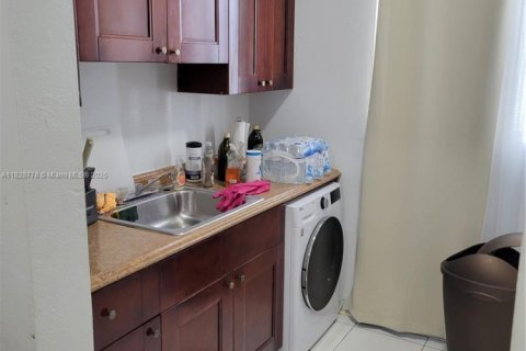 Copropriété à louer à Miami Beach, Floride: 29.73 m2 № 1801264 - photo 2