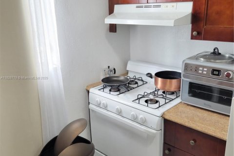 Copropriété à louer à Miami Beach, Floride: 29.73 m2 № 1801264 - photo 12