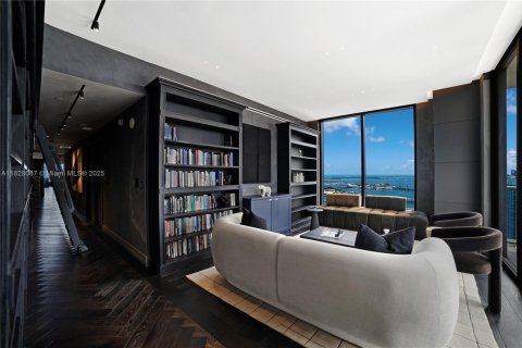 Condo in Miami, Florida, 4 bedrooms  № 1807804 - photo 23