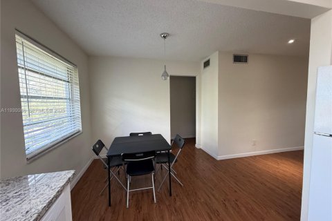 Купить кондоминиум в Холливуд, Флорида 1 спальня, 59.46м2, № 1989206 - фото 11