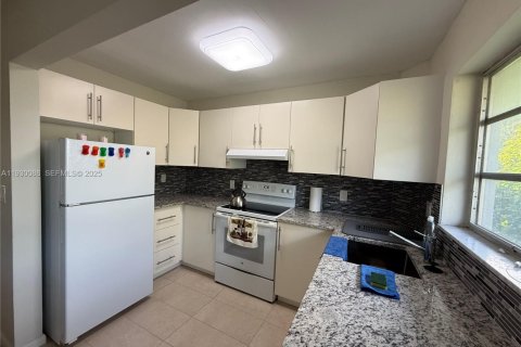 Купить кондоминиум в Холливуд, Флорида 1 спальня, 59.46м2, № 1989206 - фото 8