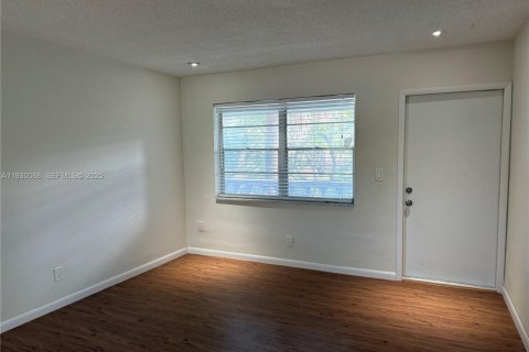 Купить кондоминиум в Холливуд, Флорида 1 спальня, 59.46м2, № 1989206 - фото 3