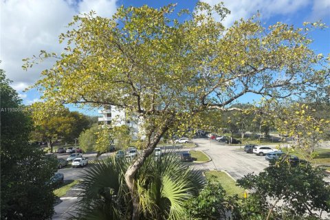 Купить кондоминиум в Холливуд, Флорида 1 спальня, 59.46м2, № 1989206 - фото 10