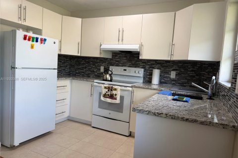 Купить кондоминиум в Холливуд, Флорида 1 спальня, 59.46м2, № 1989206 - фото 6