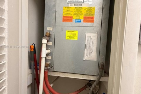 Купить кондоминиум в Холливуд, Флорида 1 спальня, 59.46м2, № 1989206 - фото 23