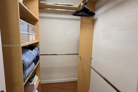 Купить кондоминиум в Холливуд, Флорида 1 спальня, 59.46м2, № 1989206 - фото 21