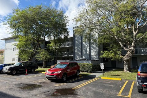 Купить кондоминиум в Холливуд, Флорида 1 спальня, 59.46м2, № 1989206 - фото 28