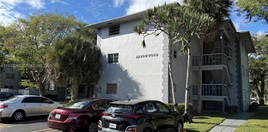 Кондоминиум с 1 спальней в Холливуд, Флорида № 1989206