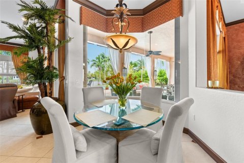 House in Davie, Florida 7 bedrooms, 418.62 sq.m. № 2046068 - photo 18