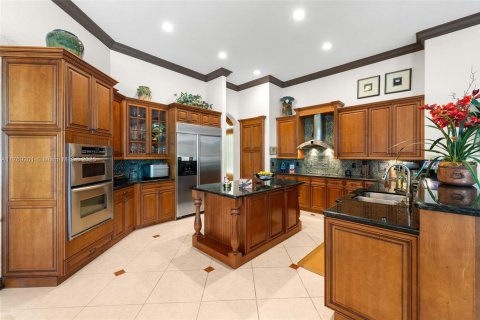 House in Davie, Florida 7 bedrooms, 418.62 sq.m. № 2046068 - photo 14